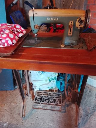 Máquina de coser Sigma antigua