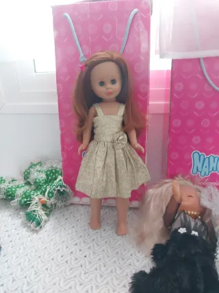 Muñeca Kika Pelirroja ojos azules preciosa