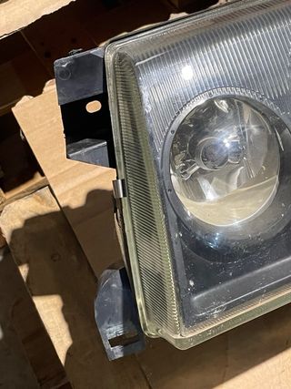 Faros delanteros para Nissan Terrano 2