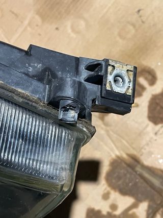 Faros delanteros para Nissan Terrano 2