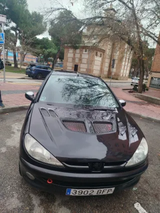 Capot 206 y pilotos led traseros