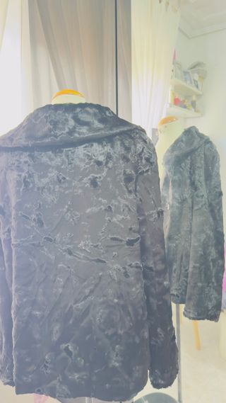 Abrigo Punto Roma imitación astracán negro