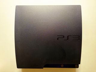 Consola PS3 + 10 juegos coleccionista
