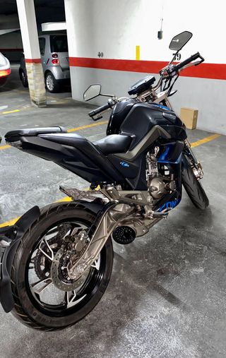 Zontes U 125 Naked Negra y Azul