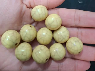 Lote 10 Abalorios  acrilicos Beige