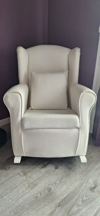 Butaca mecedora lactancia blanca