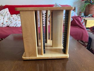 Estantería CD giratoria madera y plástico
