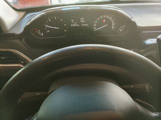 SIN ENTRADA! Peugeot 2008 DIESEL 79000KM!