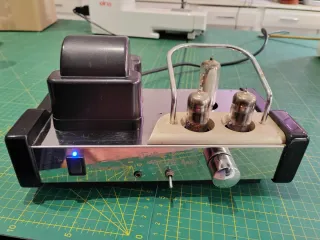 Amplificador a válvulas negro