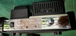 Amplificador a válvulas negro