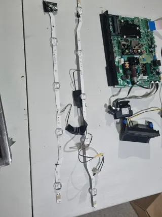 Despiece Smart TV Samsung 32 UE32T4305AK