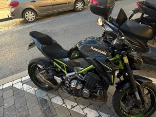 Kawasaki Z900 Negra y Verde