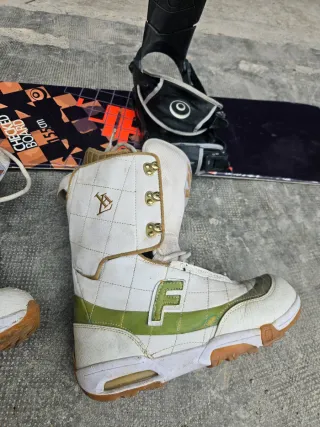 Tabla Snowboard con Fijaciones y Botas