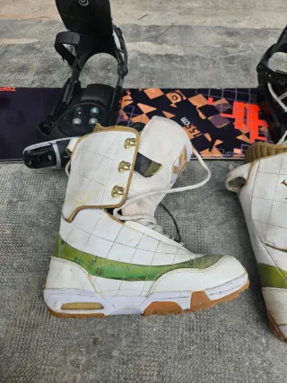 Tabla Snowboard con Fijaciones y Botas