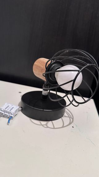 Lámparas de pared nuevas metal y maderas