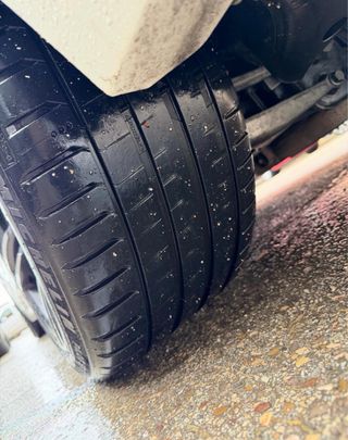 Neumáticos 275-35-19