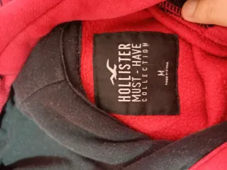 Sudadera Hollister Talla M Roja y Negra