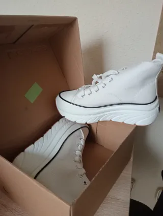 Zapatillas Blancas Talla 41 y 37