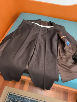 Traje chaqueta chico marrón