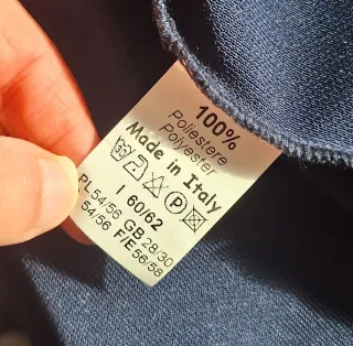 Maglia blu maniche corte con spacchi