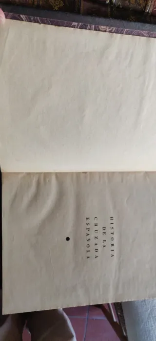 Colección de libros de historia antiguos