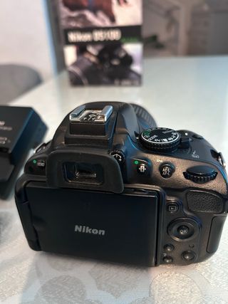 Cámara Nikon D5100 + Objetivo 18-55mm