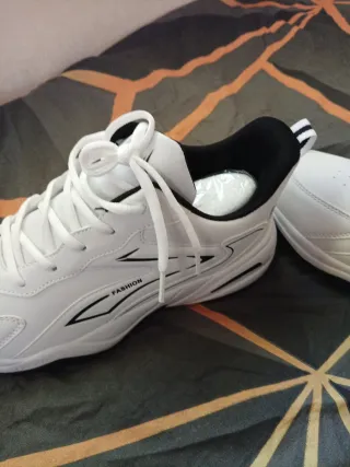 Zapatillas deportivas blancas