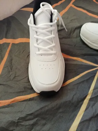 Zapatillas deportivas blancas