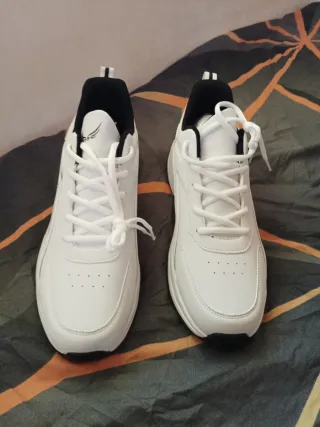Zapatillas deportivas blancas