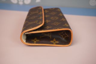 Louis Vuitton Pochette Florentine