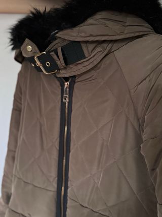 Anorak Zara Talla XS Marrón con Capucha