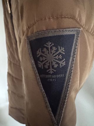 Anorak Zara Talla XS Marrón con Capucha