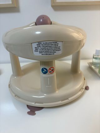 Silla giratoria para bañera con ventosas