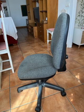 Silla de oficina con ruedas