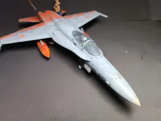 Maqueta F-18 Ejército Español 1/48