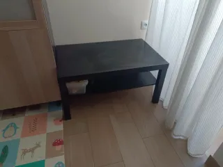 Mesa auxiliar negra Ikea