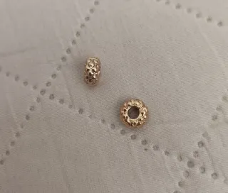 Pulsera Pandora Oro con Charm Textura