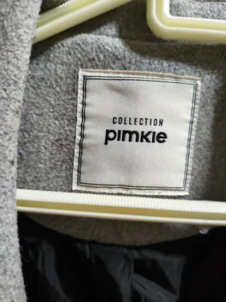 Abrigo gris doble botonadura mujer.