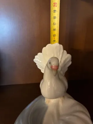 Figura porcelana paloma porta anillos