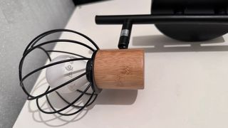 Lámpara de techo metal y madera