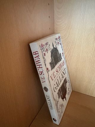 Libro - Gallant (V.E. Schwab)