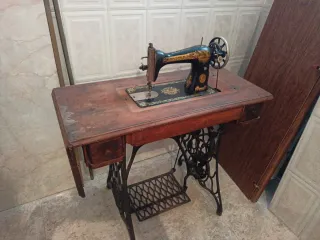 Máquina de coser Singer antigua