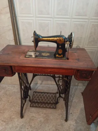 Máquina de coser Singer antigua