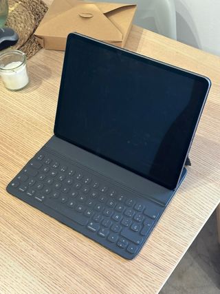 Funda con teclado iPad 12,9”