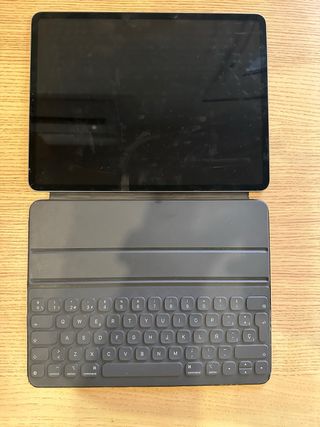 Funda con teclado iPad 12,9”
