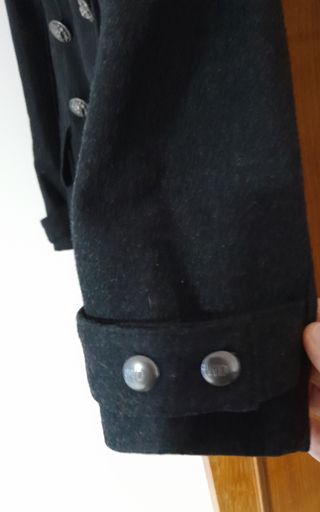 Abrigo casi nuevo y estiloso