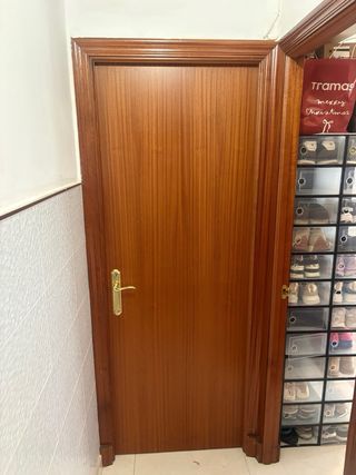 Puerta madera interior con cristal