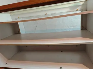 Mostrador amplio madera y cristal