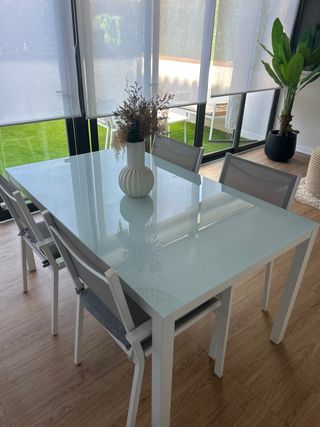 Mesa y 4 Sillas de Jardín