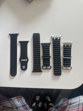 Correas Apple Watch Negras y Plateadas